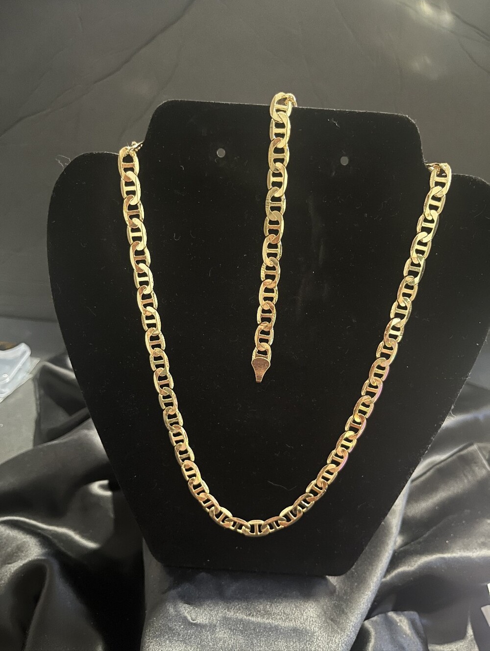 Gold Finished Chain Necklace and Bracelet Set 20" Necklace & 73/4